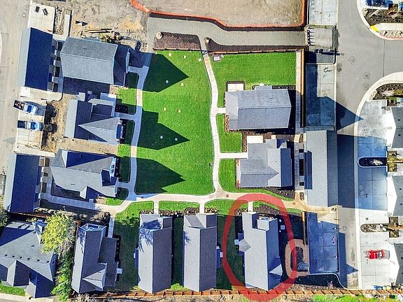 4th image of 530 E Sunset Drive #14