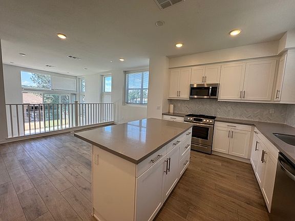 3rd image of 10462 Harlow Cir #20