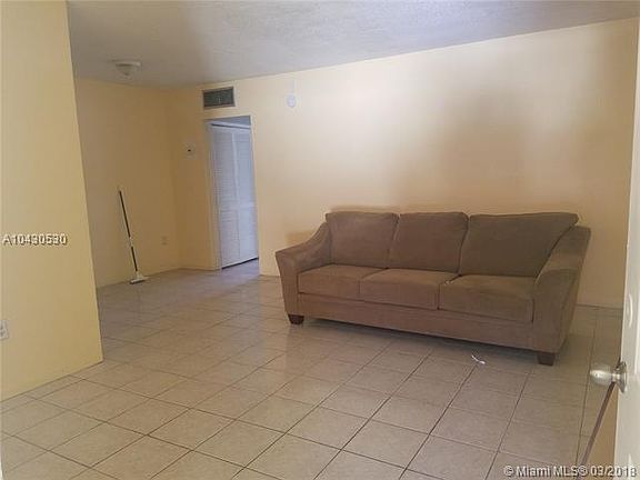 2nd image of 930 NE 133rd St APT 11