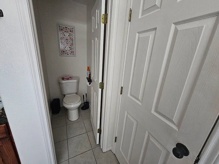 8015 Ventura Blvd — Photo 10