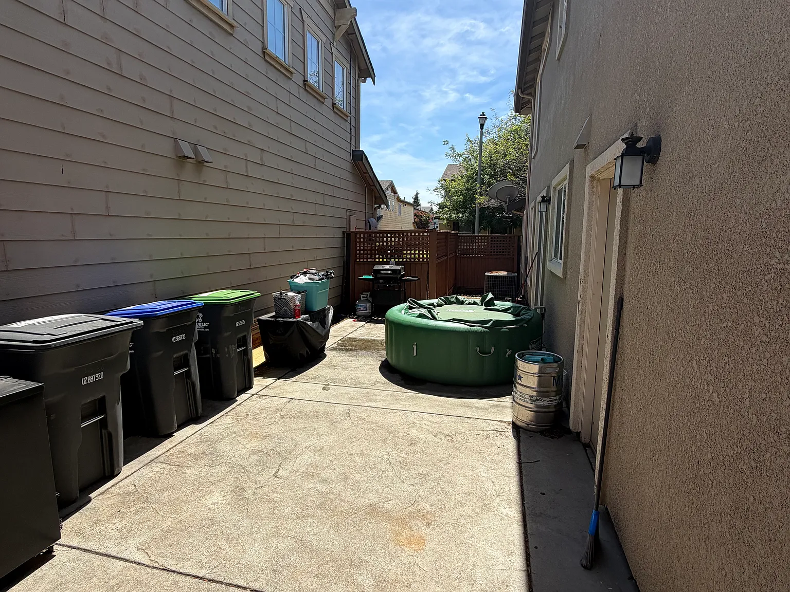 4 bed, 1717 sqft, $1,100 — Photo 4