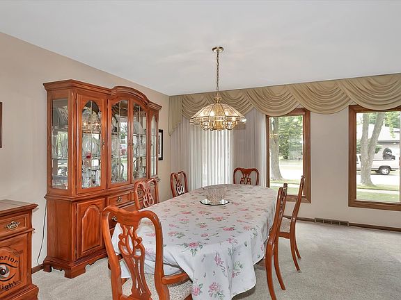 5th image of 15613 Heather Ct