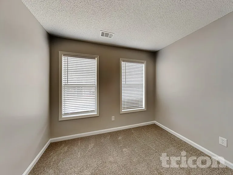 1239 Eagles Pass — Photo 12