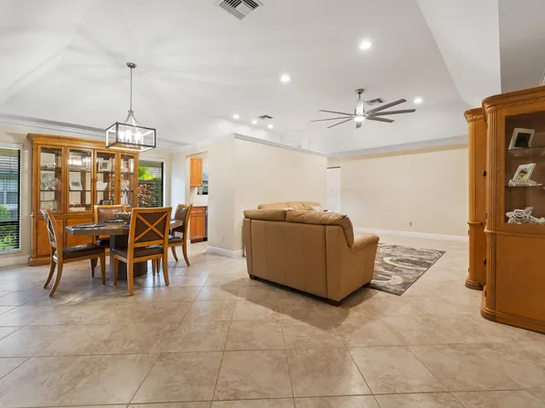 109 Half Moon Circle #C, Jupiter, FL 33458