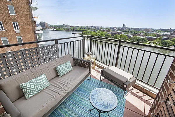 Sold by Andrew J. Markowitz Real Estate, LLC  | media 18