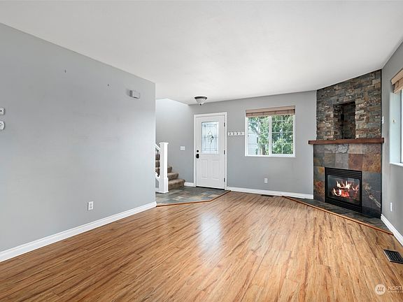 3rd image of 72 Perry Drive