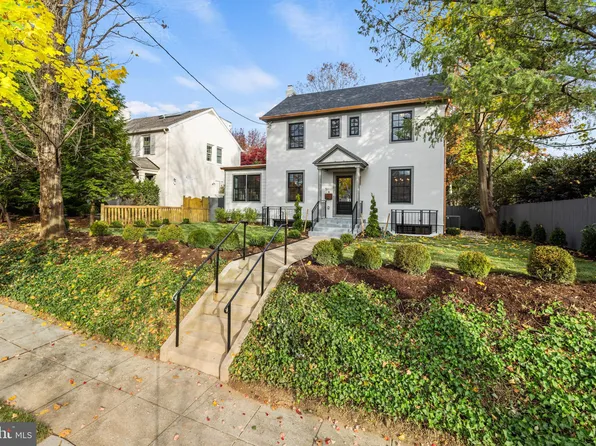 5111 42nd St NW, Washington, DC 20016