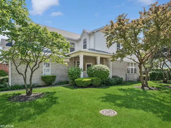 2408 Pinecrest Ln, Westchester, IL 60154