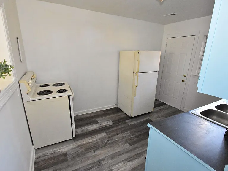 2120 Kennesaw Dr #2 — Photo 9