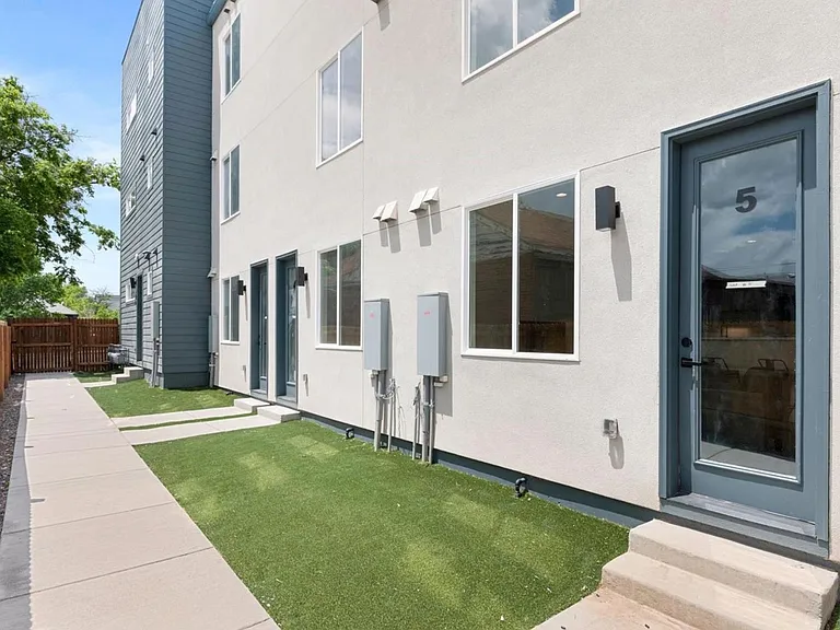 1330 Sheridan Blvd #6 — Photo 8