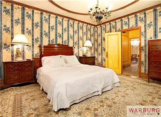 Sold by Warburg | media 23