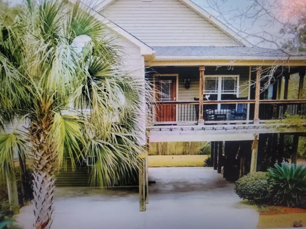 213 NE 55th St, Oak Island, NC 28465