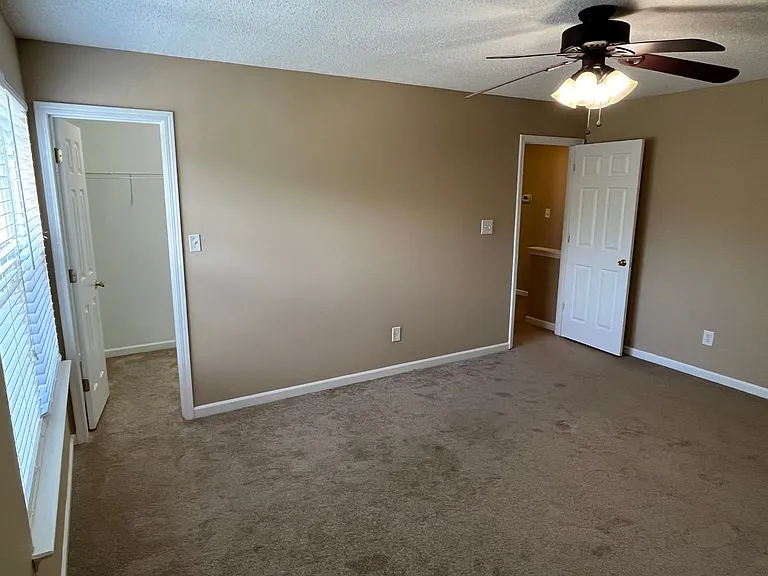 10410 Pickerel Ln — Photo 21
