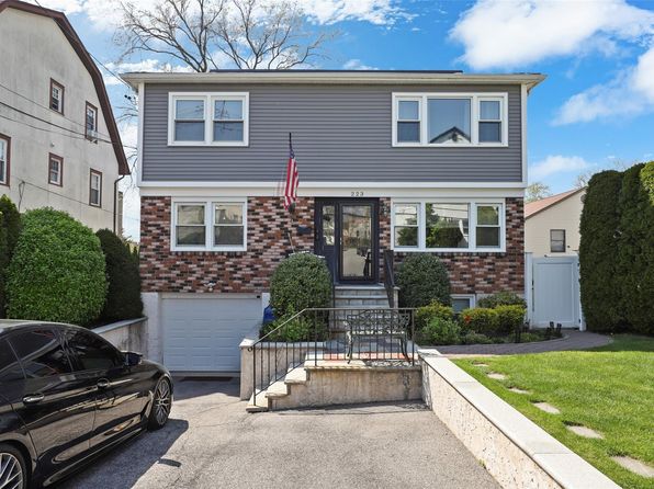 223 Hillside Pl