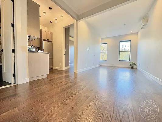 Living room, photo 1