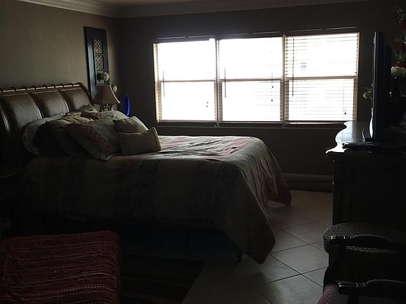 3rd image of 3400 Galt Ocean Dr APT 307