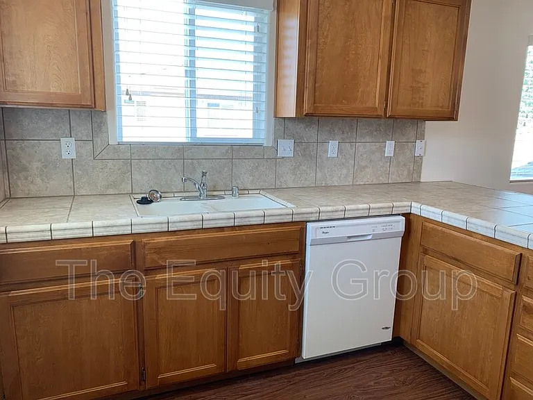 2218 W Lark Ave — Photo 3