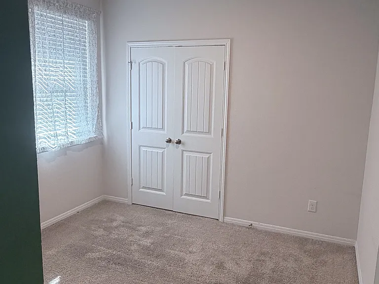 151 Lbj Ln — Photo 28