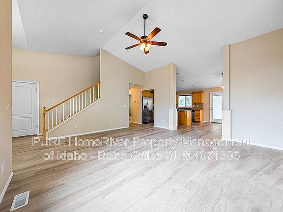 4th image of 2370 E Bowman St