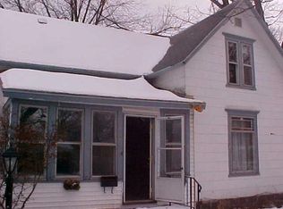 112 N Maple St, Hartford, MI 49057