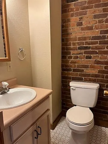 132 W B St #3G — Photo 11