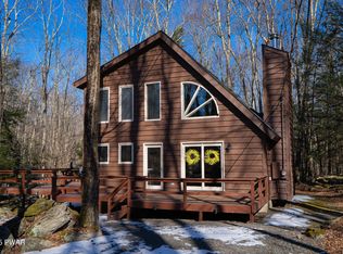 300 S Fairway Dr, Lake Ariel, PA 18436