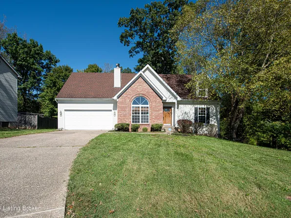 8621 Confederate Place Dr, Pewee Valley, KY 40056