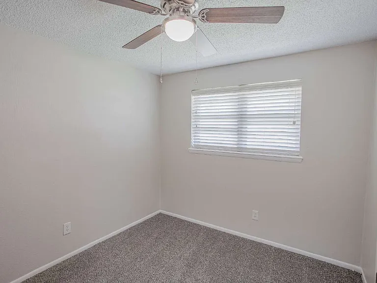 725 Butler St — Photo 22