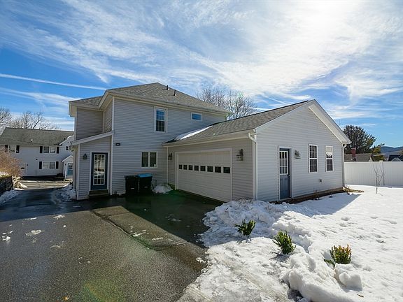 4th image of 83 Williams St
