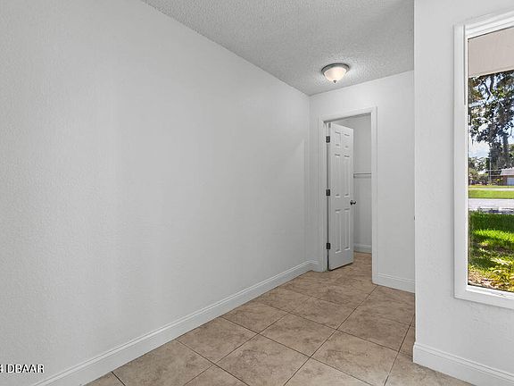 5th image of 17 Tomoka Meadows Blvd