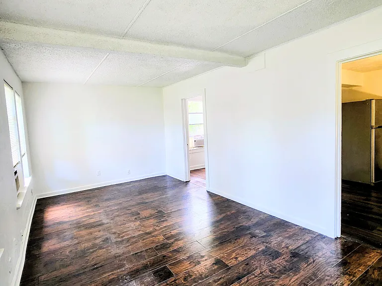 221 Short St #1 — Photo 8