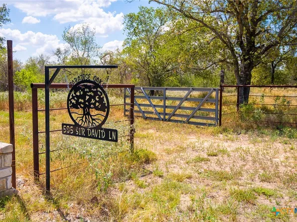595 Sir David Ln, Poteet, TX 78065