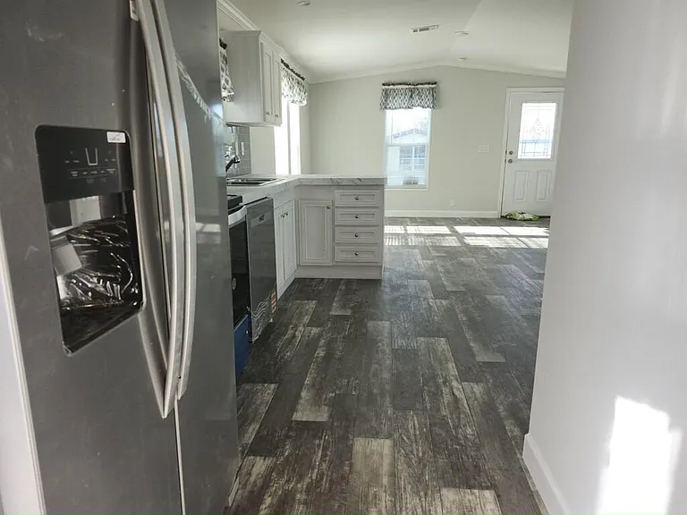 43 Lake Griffin Dr #22 — Photo 6