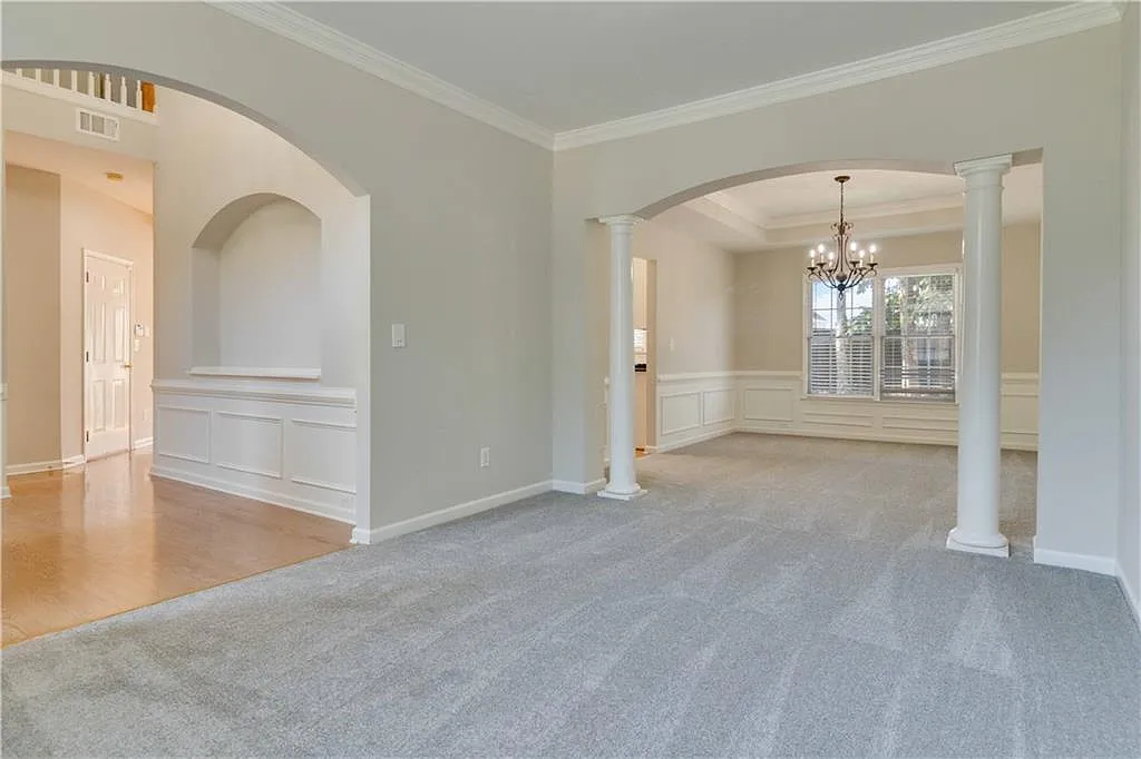 4 bed, 2670 sqft, $2,300 — Photo 2