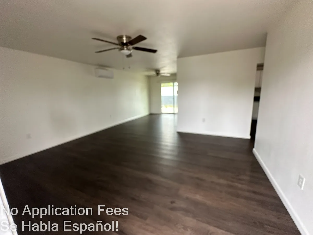 Building Photo - 25551 Pasito St