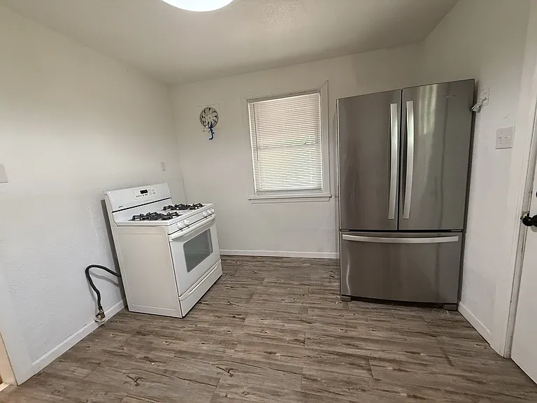 710 F St NW — Photo 4