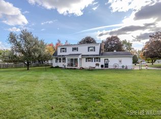 1951 Rondo St SE, Kentwood, MI 49508