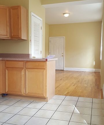 4th image of 2015 N Damen Ave APT 1R