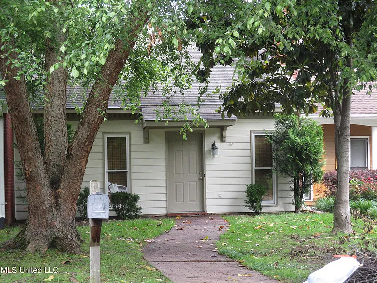 230 Bridgeford Blvd — Photo 1