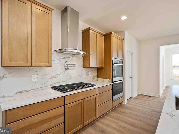 5th image of Mountain View Rd