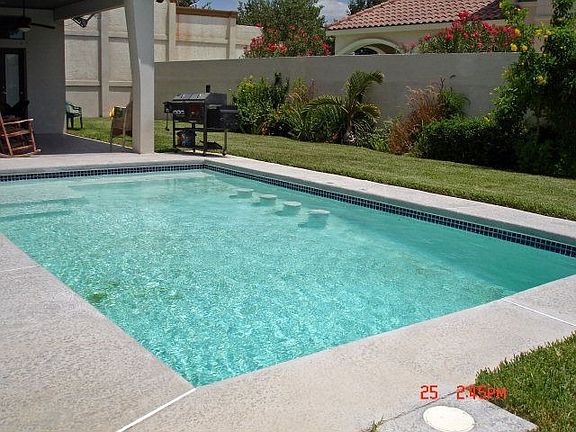 3rd image of 2206 W Jordan Dr