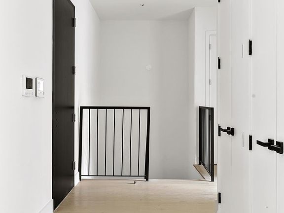 4th image of 107 Madison St #1B