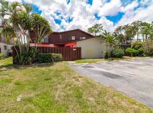 4567 Holly Lake Dr, Lake Worth, FL 33463