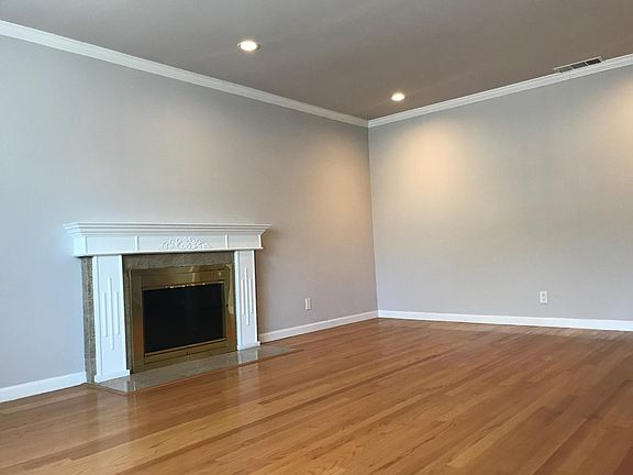 4th image of 6484 Canterbury Ct