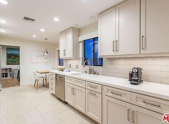 4th image of 1264 Ozeta Ter APT 201