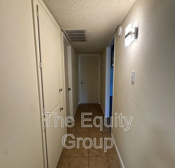 1140 W Tulare Ave #C — Photo 15