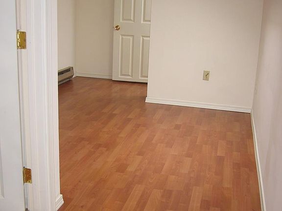 4th image of 4230 8th Ave NE #30443