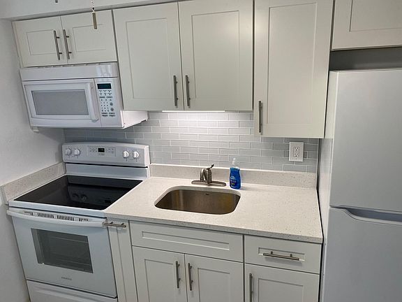 2nd image of 2149 SW 47th St #4