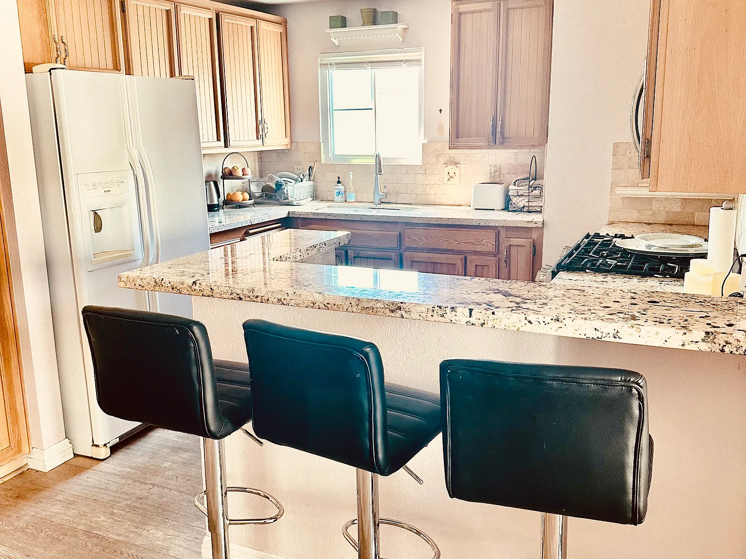 3 bed, 1300 sqft, $1,500 — Photo 1