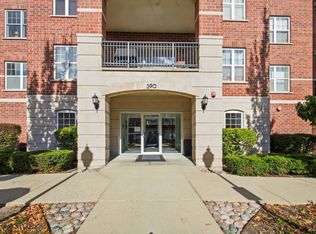 390 W Mahogany Ct Unit 606, Palatine, IL 60067